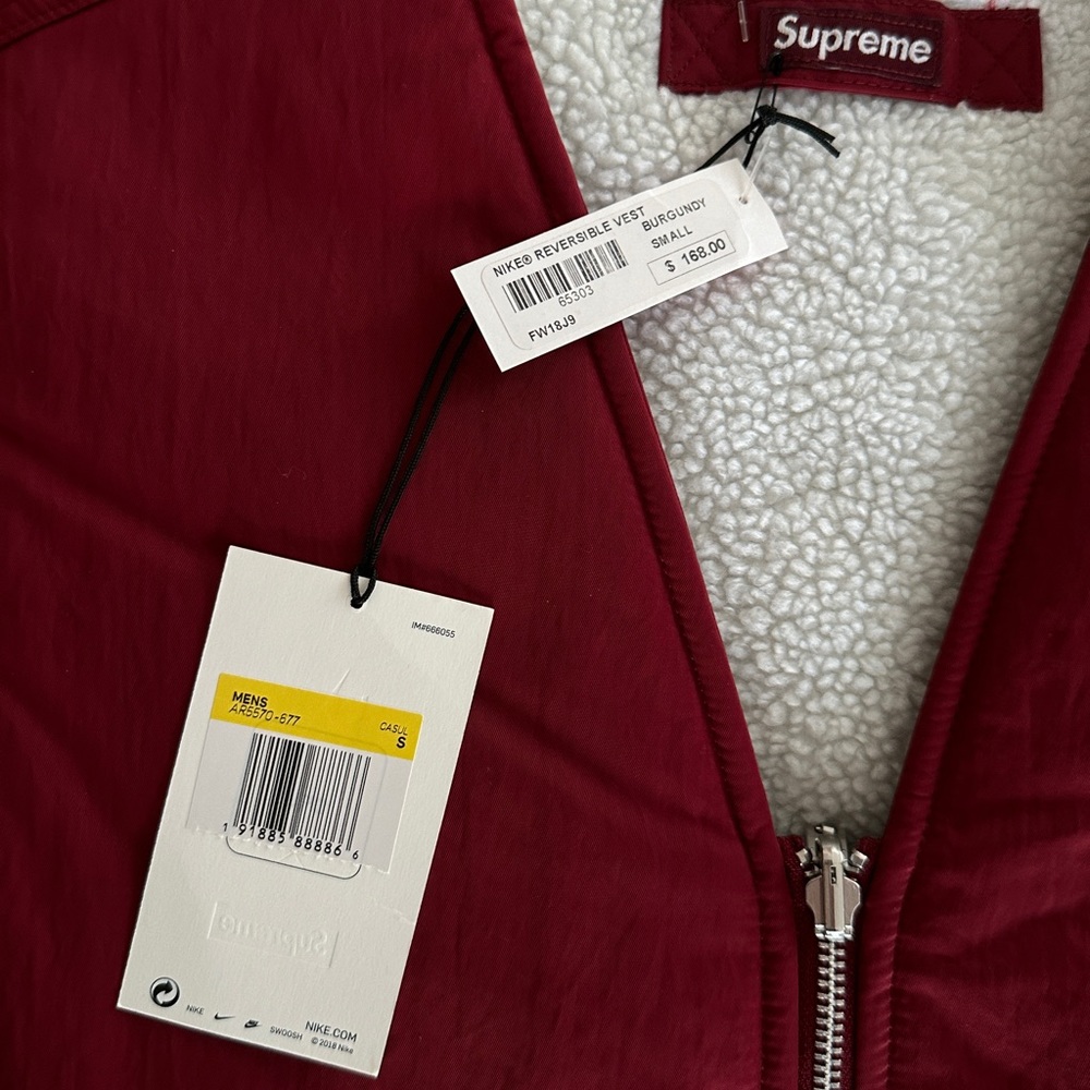 Supreme x Nike Reversible Nylon Sherpa Vest - Picture 5 of 5